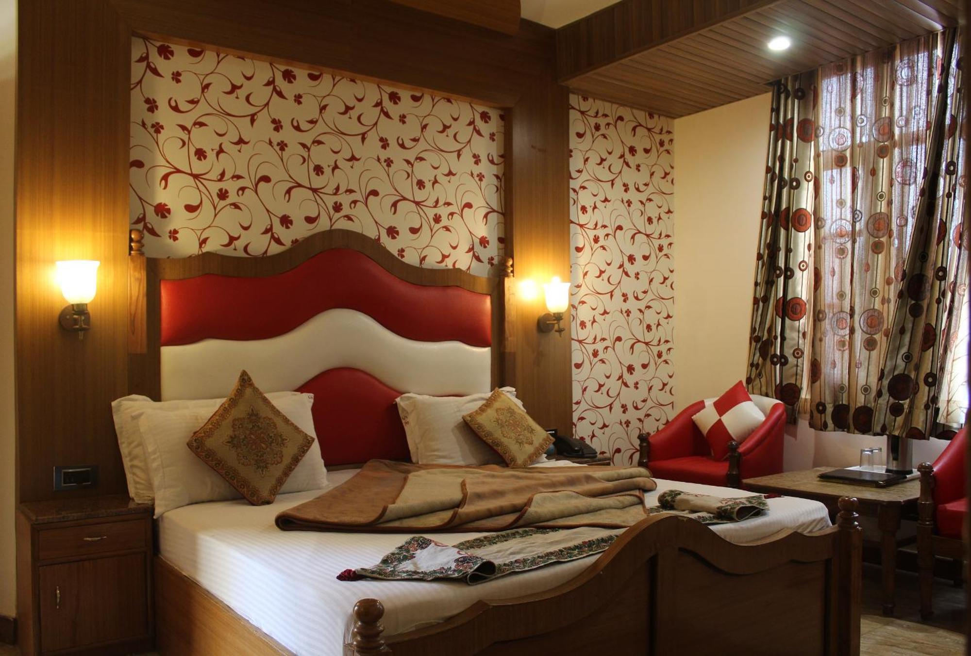 Sagrika Resort 댈하우지 외부 사진